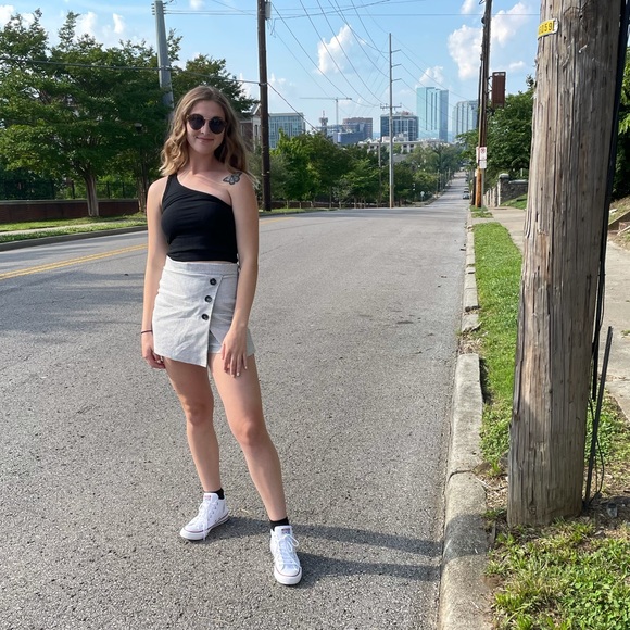 Meet your Posher, Alyssa - Picture 1 of 1